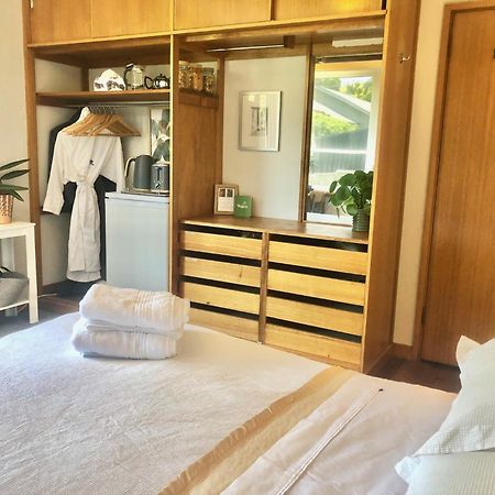 Lovely Budget Vegan Homestay ลอนเชสตัน ภายนอก รูปภาพ
