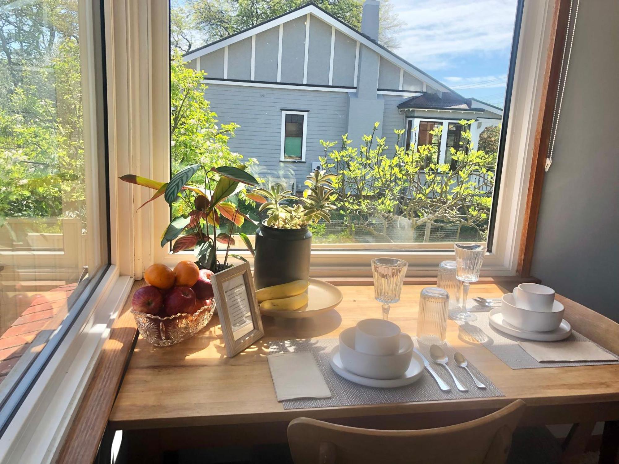 Lovely Budget Vegan Homestay ลอนเชสตัน ภายนอก รูปภาพ
