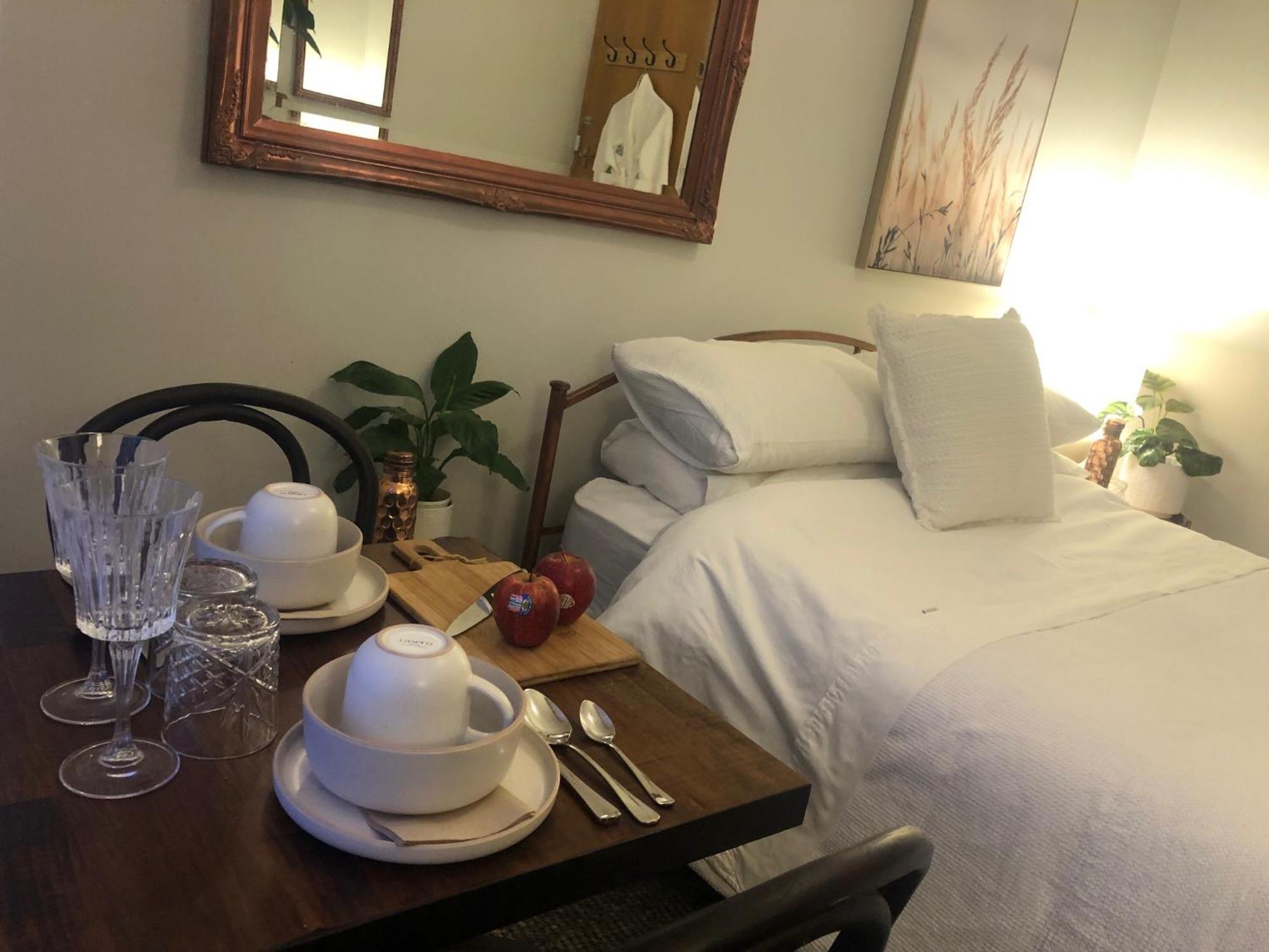 Lovely Budget Vegan Homestay ลอนเชสตัน ภายนอก รูปภาพ