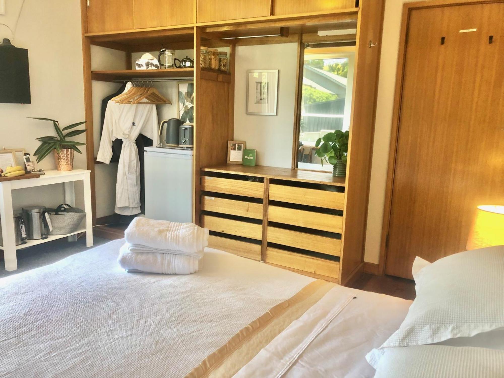Lovely Budget Vegan Homestay ลอนเชสตัน ภายนอก รูปภาพ